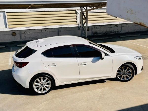 Mazda 3 2.0 S สีขาว ปี 2015